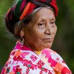 mujer tenek